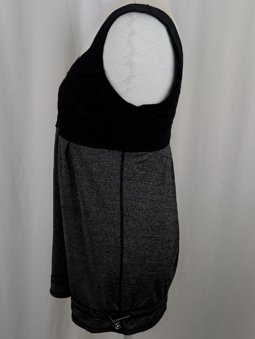 Lululemon Run Tame Me Tank First Release Black Size 12 - Picture 5 of 12